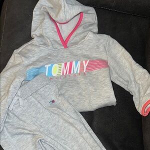 Tommy Hilfiger sweat pants an hoodie